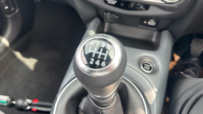 Nissan Juke 1.0 DiG-T 114 N-Connecta 5dr Petrol Hatchback